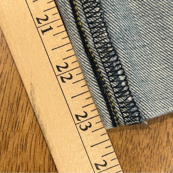 Abercrombie & Fitch Cuffed Crop Jeans 8 - Picture 10 of 10